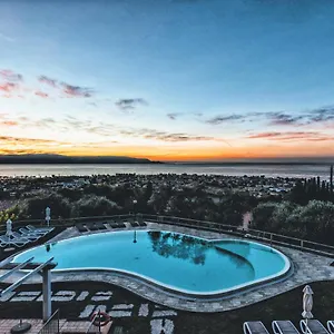 https://la-chioma-di-berenice-garda-residence-toscolano-maderno.it-lombardy.com